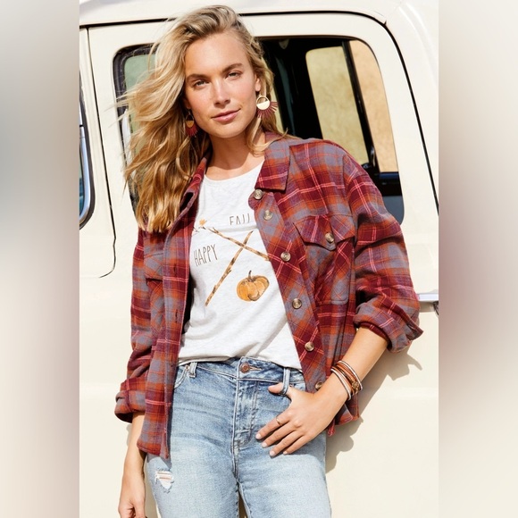 Maurices Berry Plaid Button Down Cropped Flannel Shacket Size Medium - Picture 1 of 3